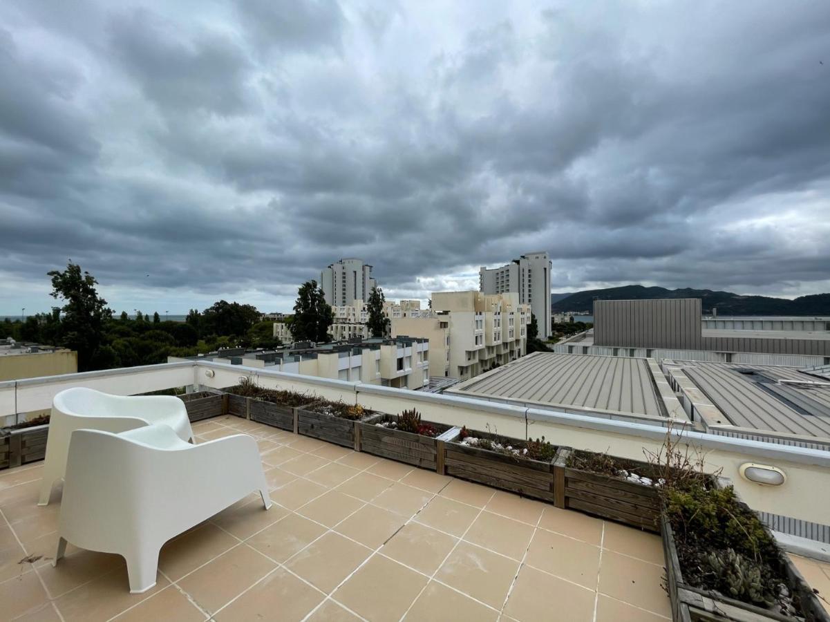 Beautiful Penthouse Apartment With Terrace - 4 Minute Walk To The Beach ترويا المظهر الخارجي الصورة