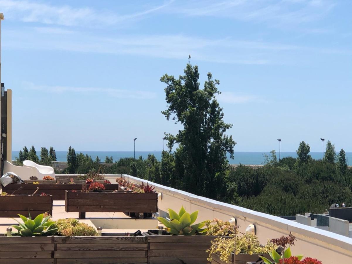 Beautiful Penthouse Apartment With Terrace - 4 Minute Walk To The Beach ترويا المظهر الخارجي الصورة
